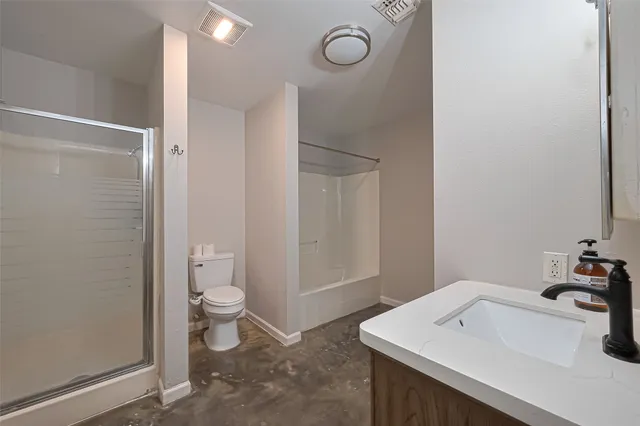 $350,000 | 8017 Colorado Street, East Bernard, TX 77435