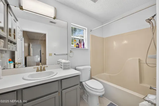 $260,000 | 7613 Chelmsford Drive, Jacksonville, FL 32244