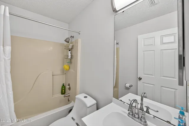 $260,000 | 7613 Chelmsford Drive, Jacksonville, FL 32244