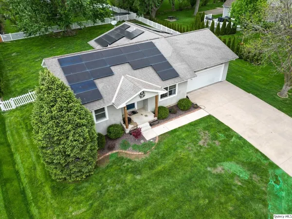 $385,900 | 2901 Hayfield Lane, Quincy, IL 62301
