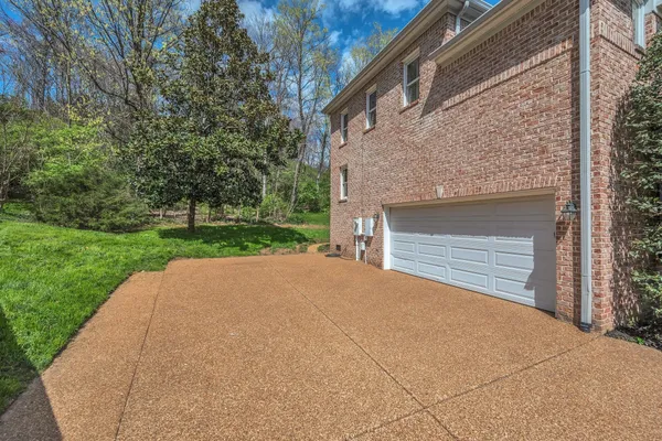 $1,395,000 | 128 Abbeywood Drive, Nashville, TN 37215
