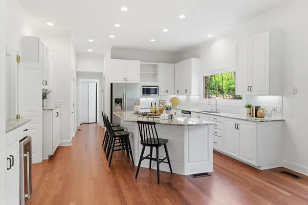 $1,395,000 | 128 Abbeywood Drive, Nashville, TN 37215