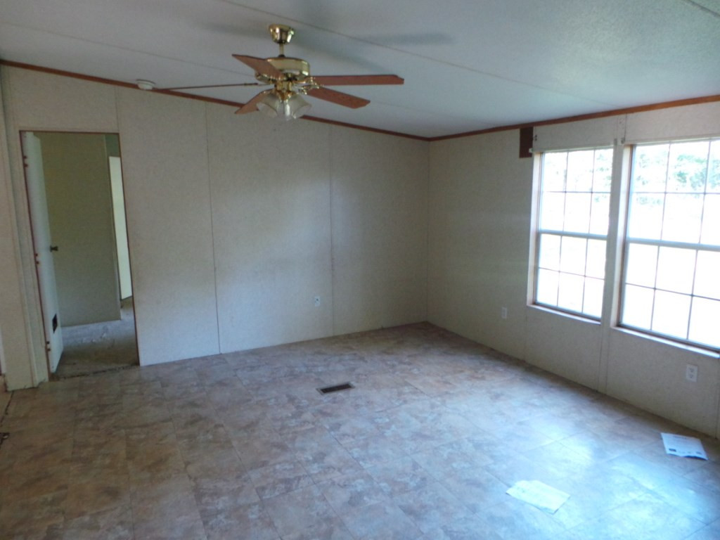 1011 Alexander Myers Road Florence, MS 39073 - Photo 3 of 10 FAMILY ROOM