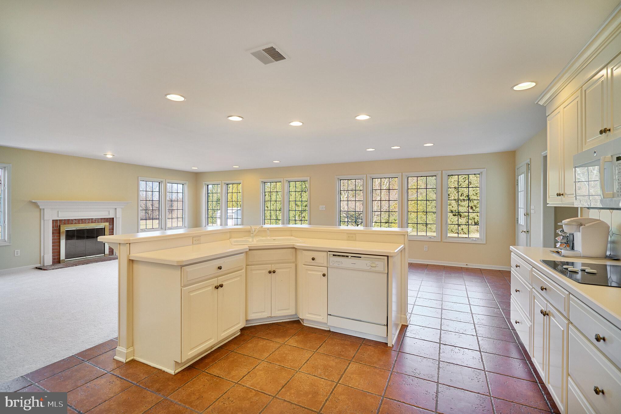 544 New Britain Road Doylestown, PA 18901 - Photo 8 of 35 Kitchen