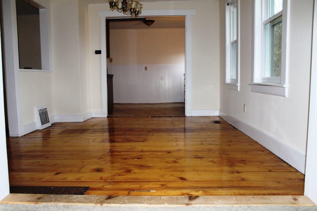 28 Paxton Road Spencer, MA 01562 - Photo 5 of 20 Gallery Image 5