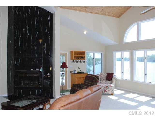 1102 Palmyra Drive Tega Cay, SC 29708 - Photo 7 of 16 Gallery Image 7