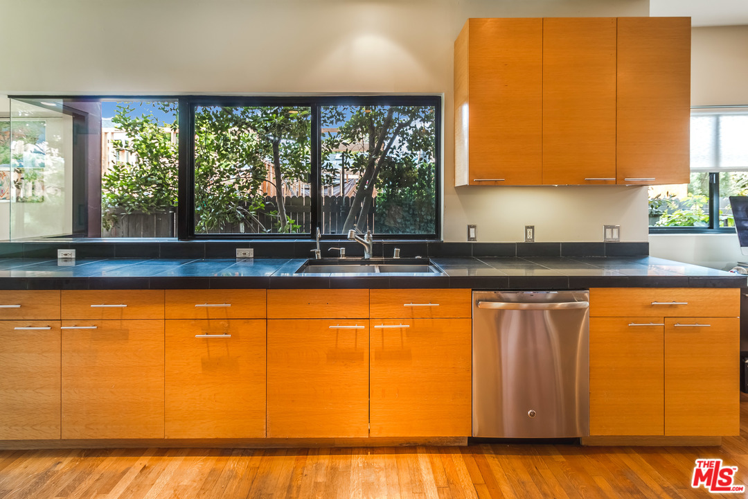 631 Palms Boulevard Venice, CA 90291 - Photo 11 of 23 a view of a sink and a window