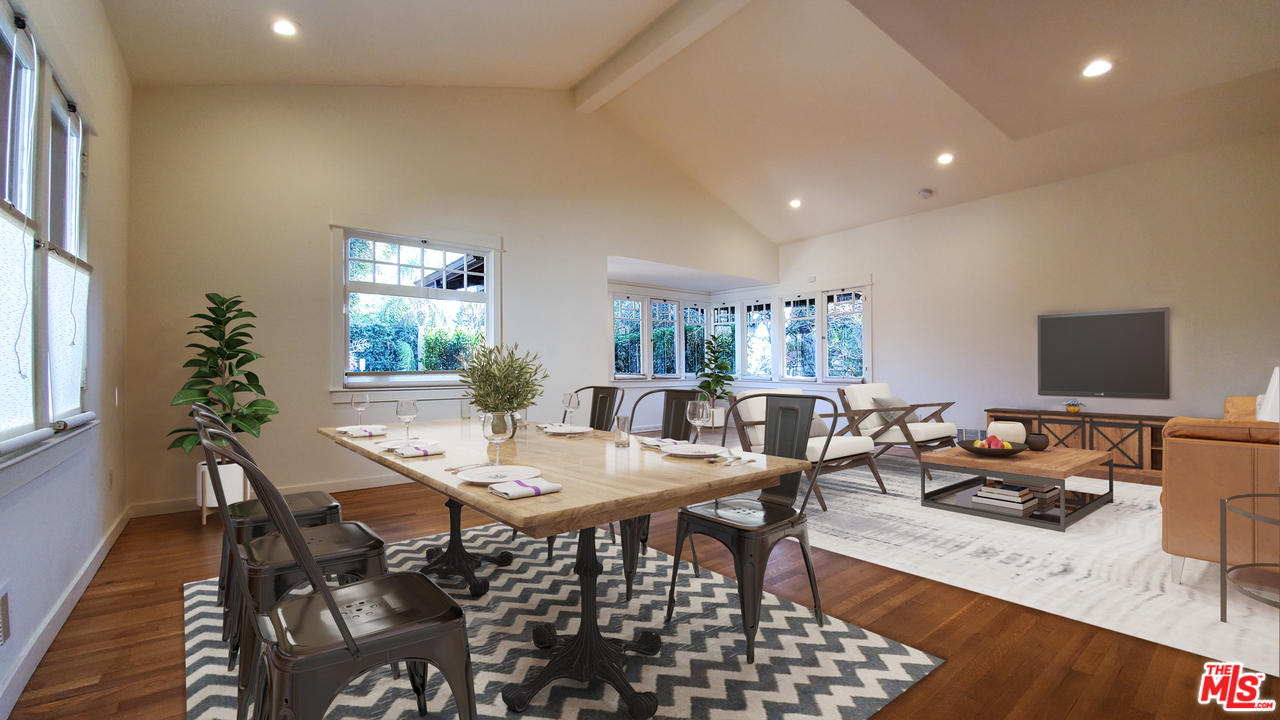 631 Palms Boulevard Venice, CA 90291 - Photo 3 of 23 a view of a dining room with furniture