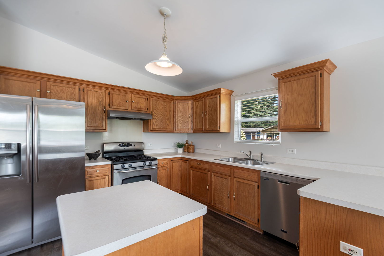 1324 Hainesville Road Round Lake Beach, IL 60073 - Photo 6 of 23 Gallery Image 6
