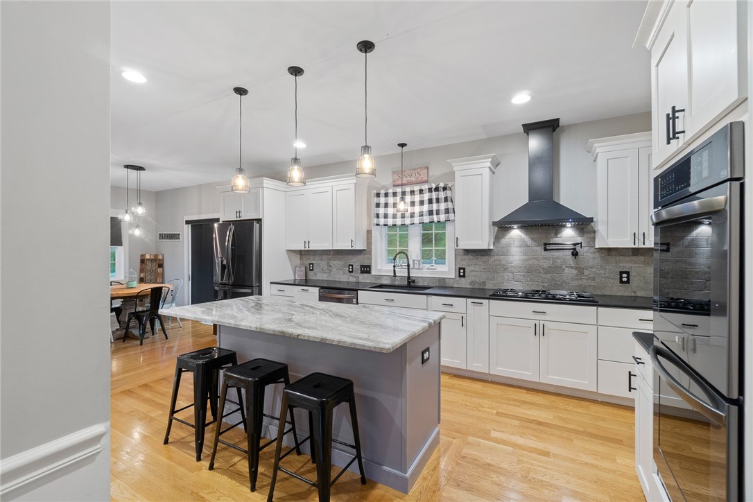 101 Fairhaven Road Cumberland, RI 02864 - Photo 4 of 46