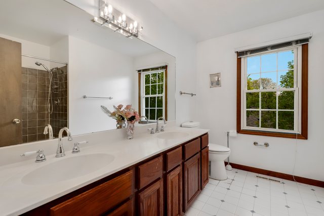 290 Tanglewood Drive Gurnee, IL 60031 - Photo 14 of 23