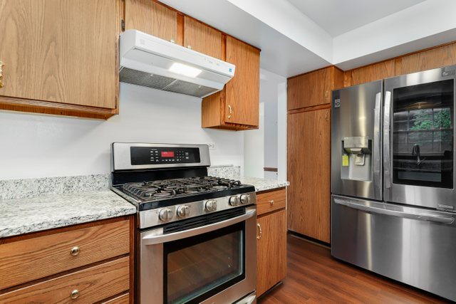 290 Tanglewood Drive Gurnee, IL 60031 - Photo 6 of 23