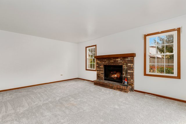 290 Tanglewood Drive Gurnee, IL 60031 - Photo 10 of 23