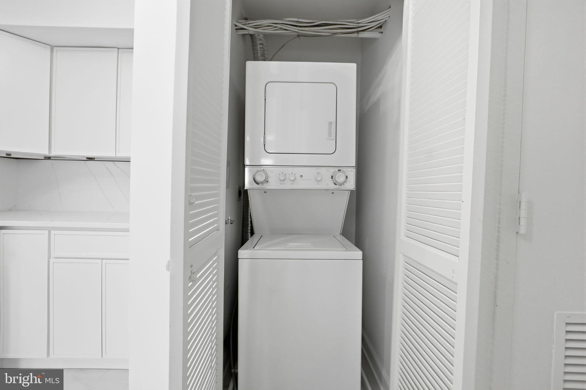 1808 Old Meadow Road, Unit 1201 McLean, VA 22102 - Photo 16 of 37 a bathroom with a toilet and a sink