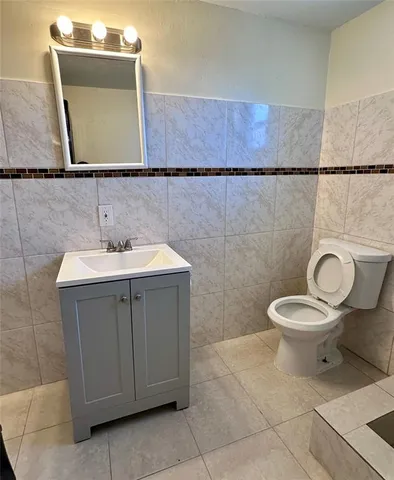 $2,750 | 6840 Greene Street, Hollywood, FL 33024