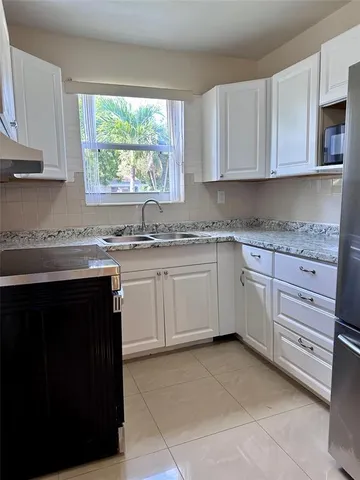 $2,750 | 6840 Greene Street, Hollywood, FL 33024