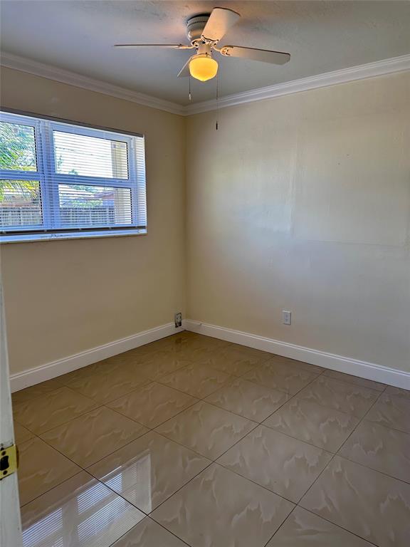 6840 Greene Street Hollywood, FL 33024 - Photo 9 of 18