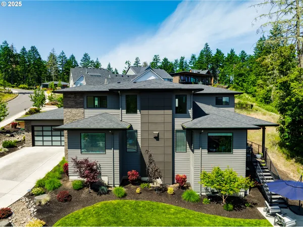 $1,195,000 | 967 South 66th Place, Springfield, OR 97478