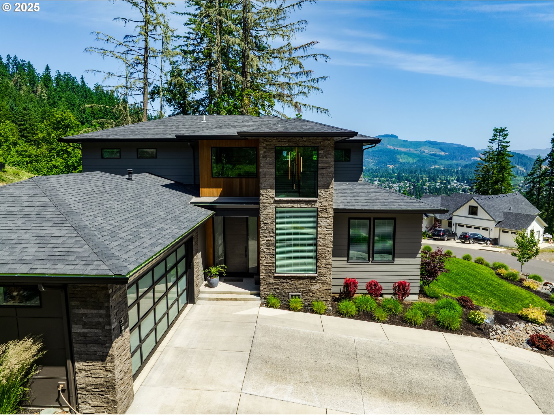 967 South 66th Place Springfield, OR 97478 - Photo 2 of 48
