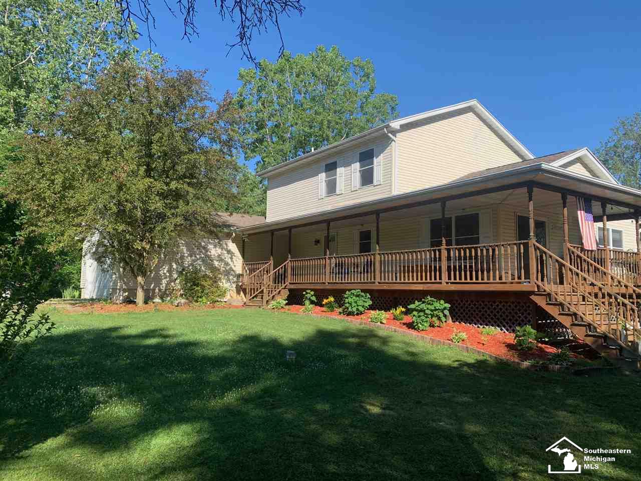 14264 Dixon Road Dundee, MI 48131 - Photo 3 of 35