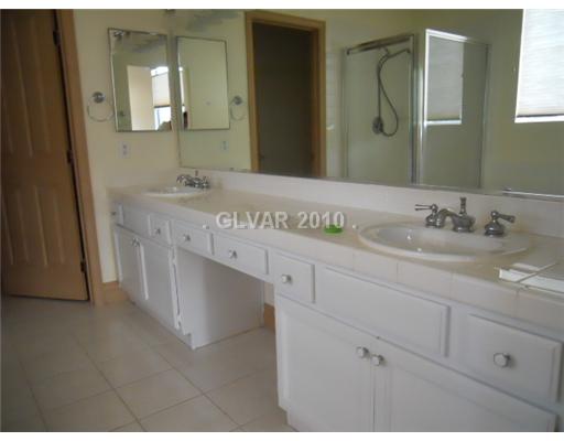 193 Reed Lane Henderson, NV 89074 - Photo 7 of 8 Master Bath/Spa.