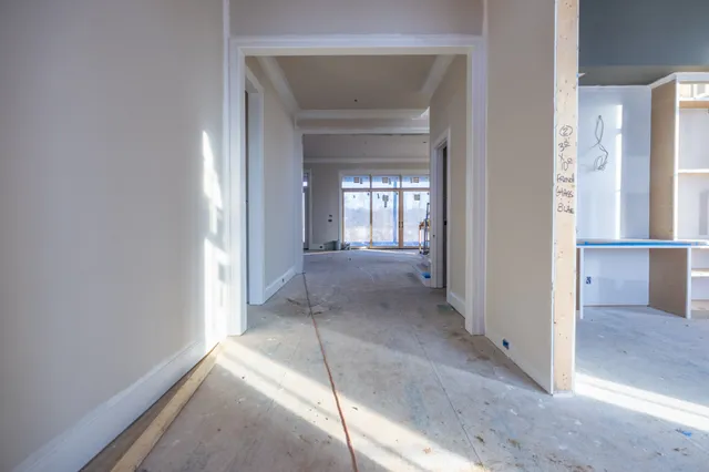 a view of livingroom with furniture
