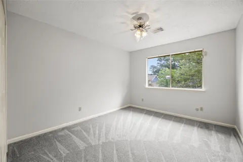 $299,900 | 330 Welford Lane, Highlands, TX 77562