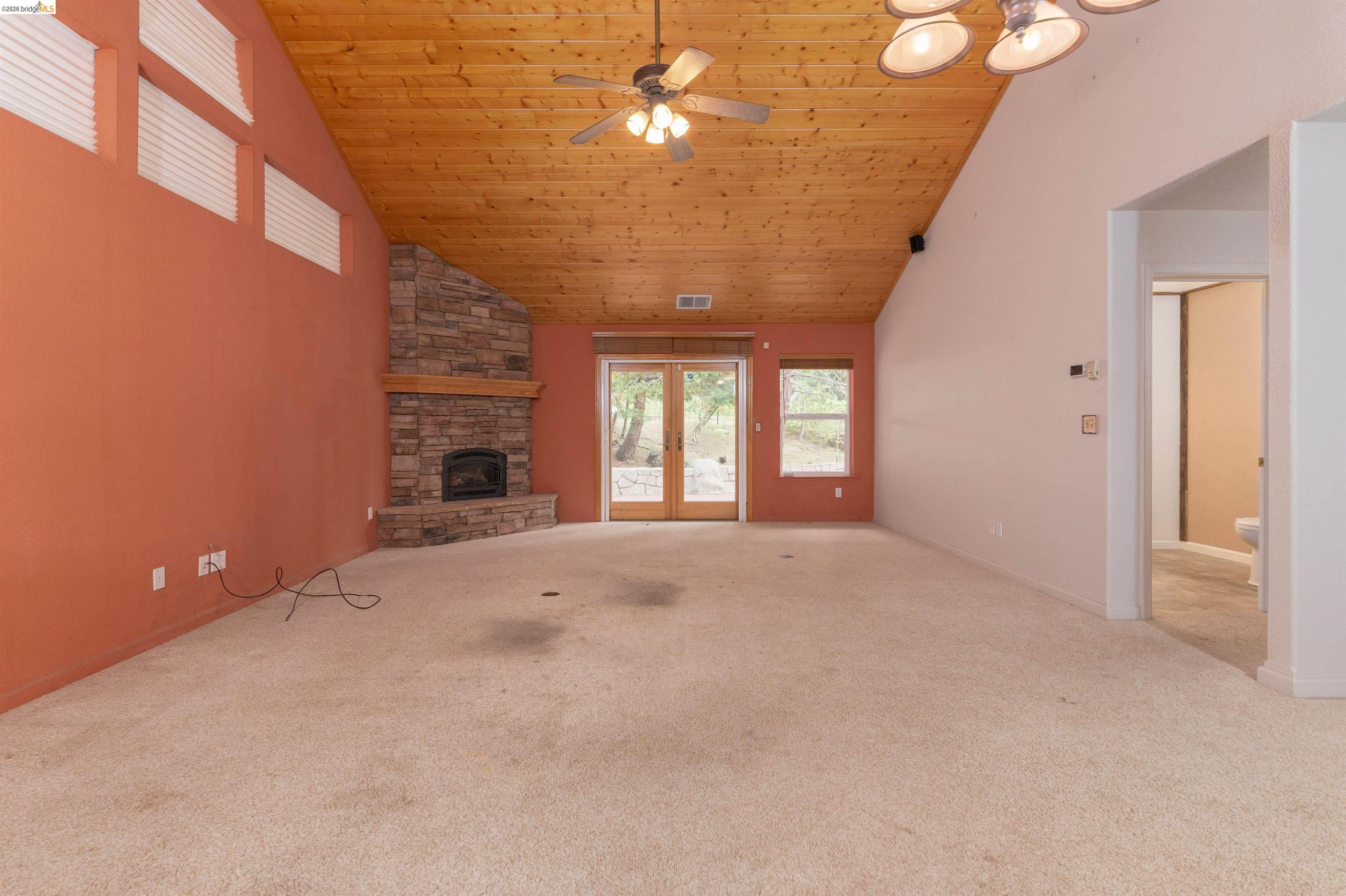 22401 Ridge Road Twain Harte, CA 95383 - Photo 11 of 56 Living room