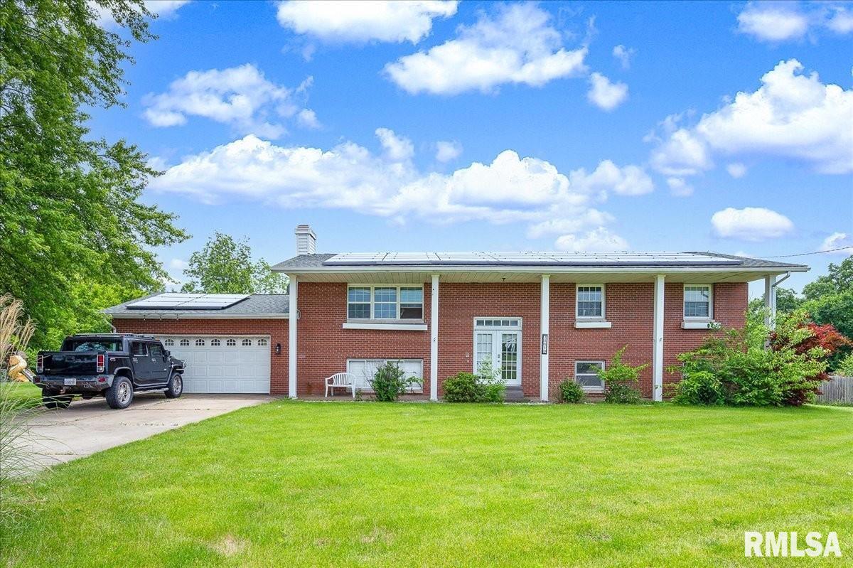 24649 Spring Creek Road Washington, IL 61571 - Photo 1 of 12 Gallery Image 1