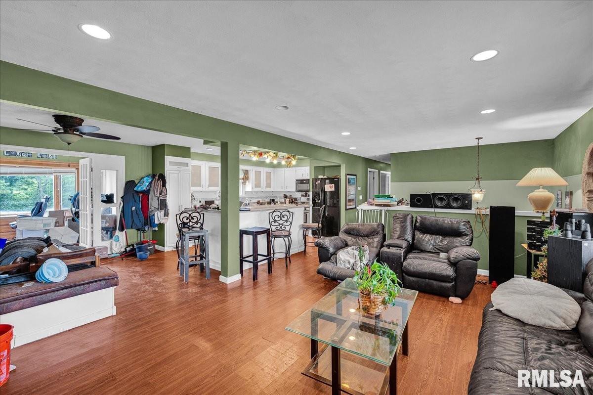 24649 Spring Creek Road Washington, IL 61571 - Photo 5 of 12 Gallery Image 5