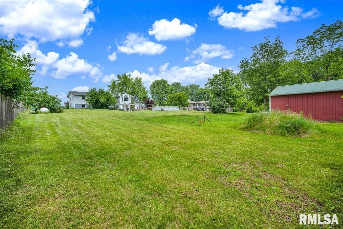 24649 Spring Creek Road Washington, IL 61571 - Photo 8 of 12 Gallery Image 8