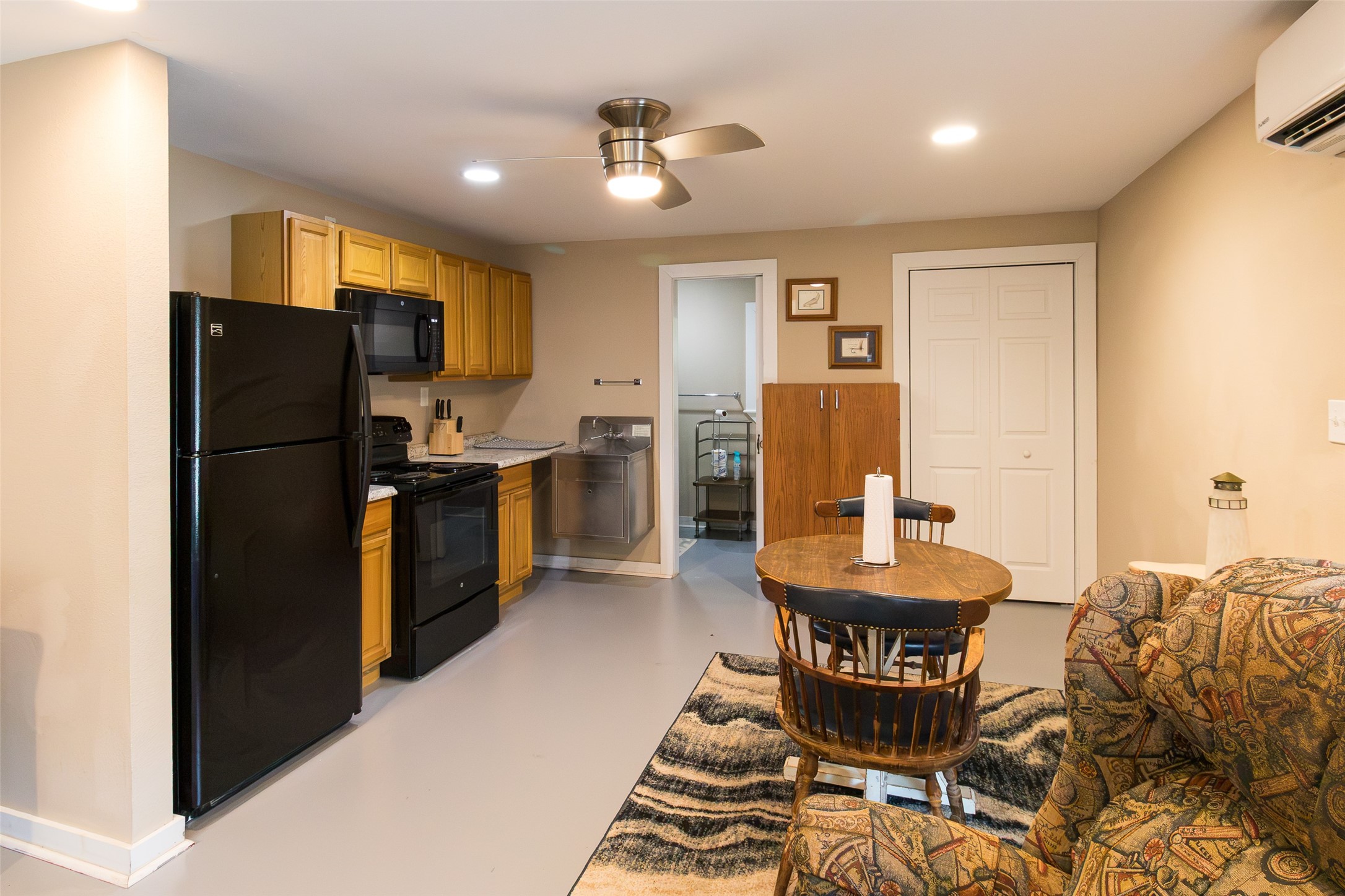 511 Commerce Street Palacios, TX 77465 - Photo 22 of 40 Unit C - Studio