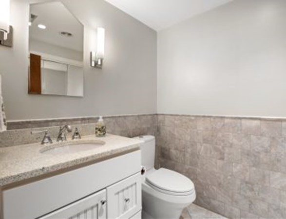 12 Sutton Place, Unit 12 Swampscott, MA 01907 - Photo 12 of 41 Gallery Image 12