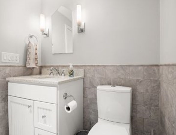 12 Sutton Place, Unit 12 Swampscott, MA 01907 - Photo 13 of 41 Gallery Image 13
