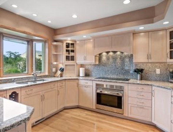 12 Sutton Place, Unit 12 Swampscott, MA 01907 - Photo 15 of 41 Gallery Image 15