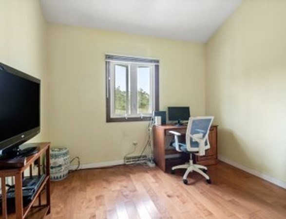 12 Sutton Place, Unit 12 Swampscott, MA 01907 - Photo 32 of 41 Gallery Image 32