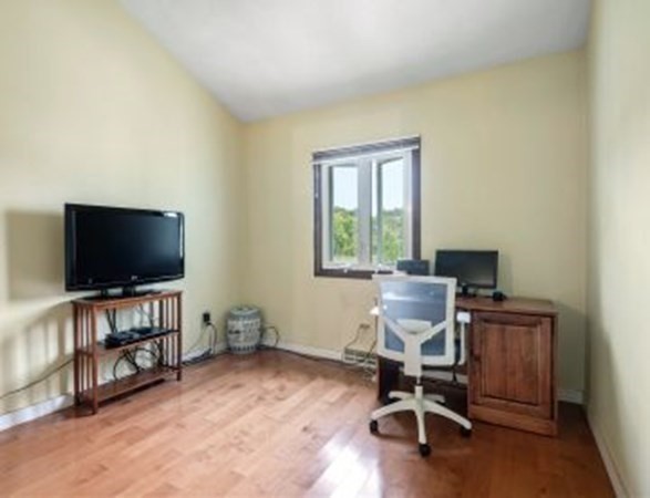 12 Sutton Place, Unit 12 Swampscott, MA 01907 - Photo 33 of 41 Gallery Image 33