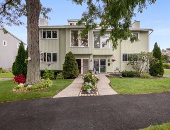 12 Sutton Place, Unit 12 Swampscott, MA 01907 - Photo 34 of 41 Gallery Image 34