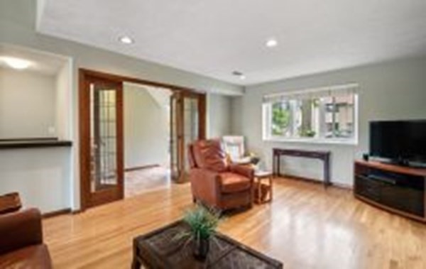 12 Sutton Place, Unit 12 Swampscott, MA 01907 - Photo 5 of 41 Gallery Image 5