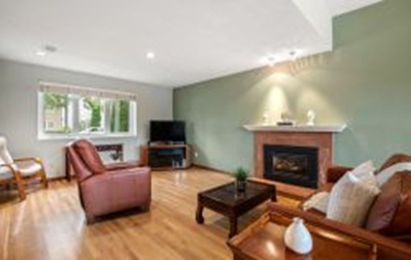 12 Sutton Place, Unit 12 Swampscott, MA 01907 - Photo 6 of 41 Gallery Image 6