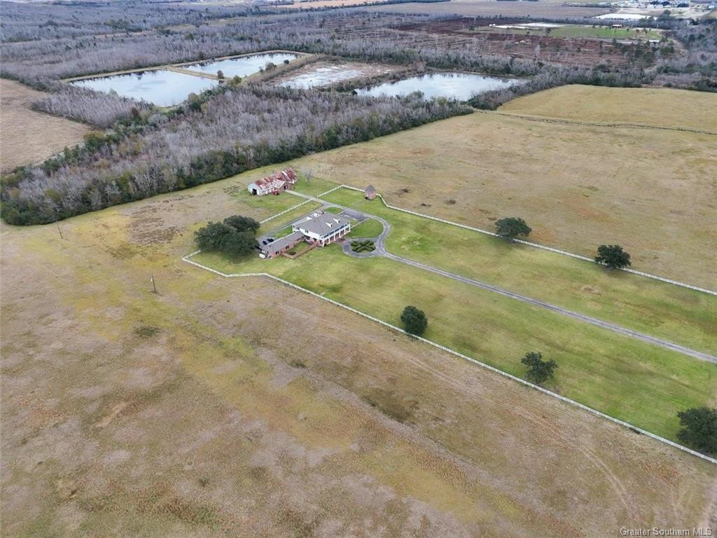 8424 Frontage Road Iowa, LA 70647 - Photo 5 of 65
