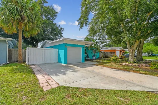 $2,350 | 3218 38th Street North, St. Petersburg, FL 33713