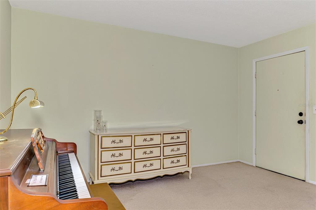 581 Crocus Road Venice, FL 34293 - Photo 10 of 45 Gallery Image 10
