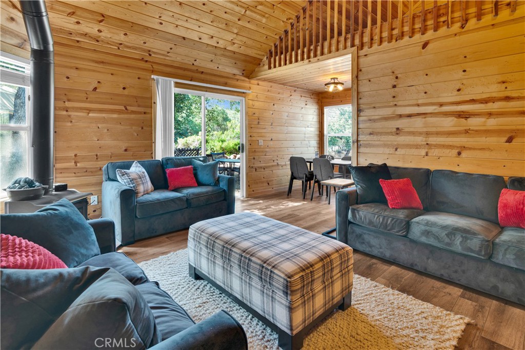 8040 Ready Road Bradley, CA 93426 - Photo 5 of 40 a living room with furniture wooden floor and a large window