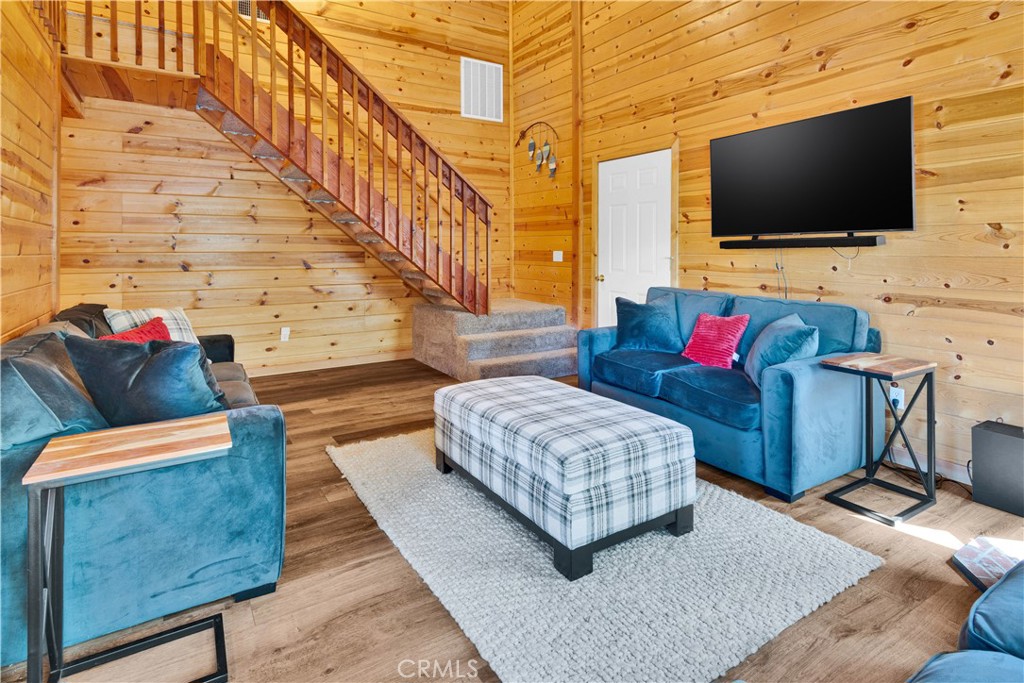 8040 Ready Road Bradley, CA 93426 - Photo 8 of 40 a living room with furniture and a flat screen tv