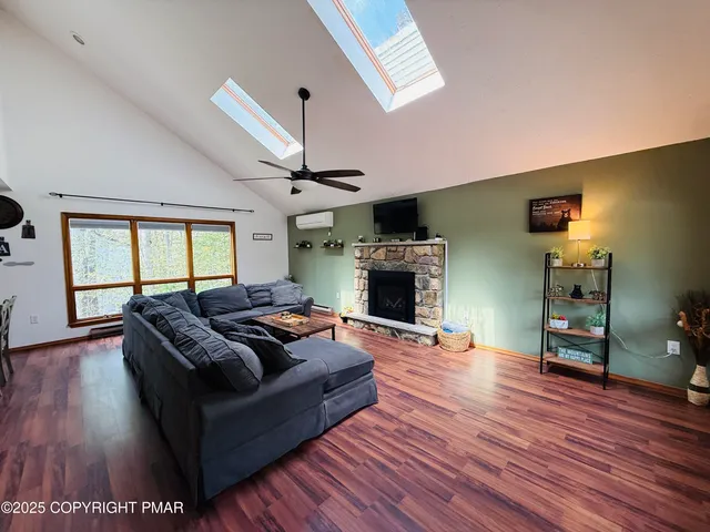 $2,500 | 104 Sugar Maple Lane, Tobyhanna, PA 18466