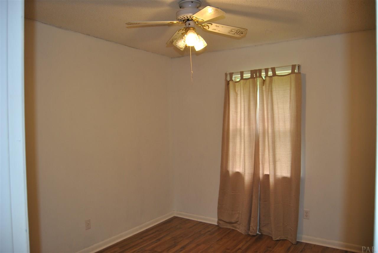135 Santa Rosa Road Cantonment, FL 32533 - Photo 16 of 20