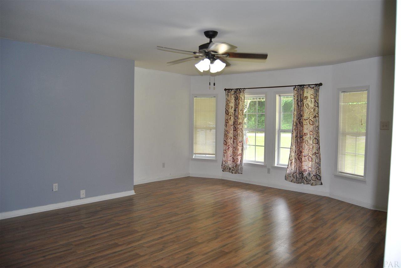 135 Santa Rosa Road Cantonment, FL 32533 - Photo 6 of 20