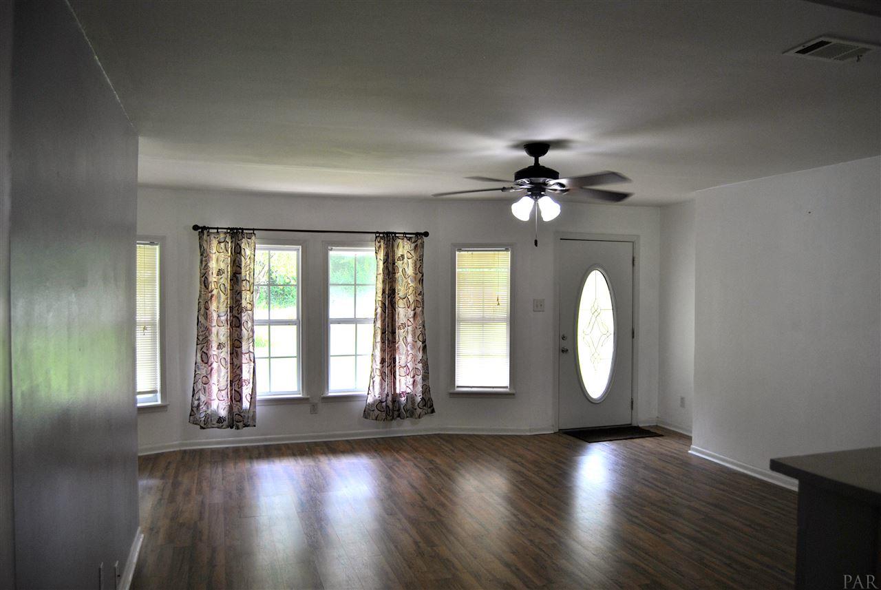 135 Santa Rosa Road Cantonment, FL 32533 - Photo 7 of 20