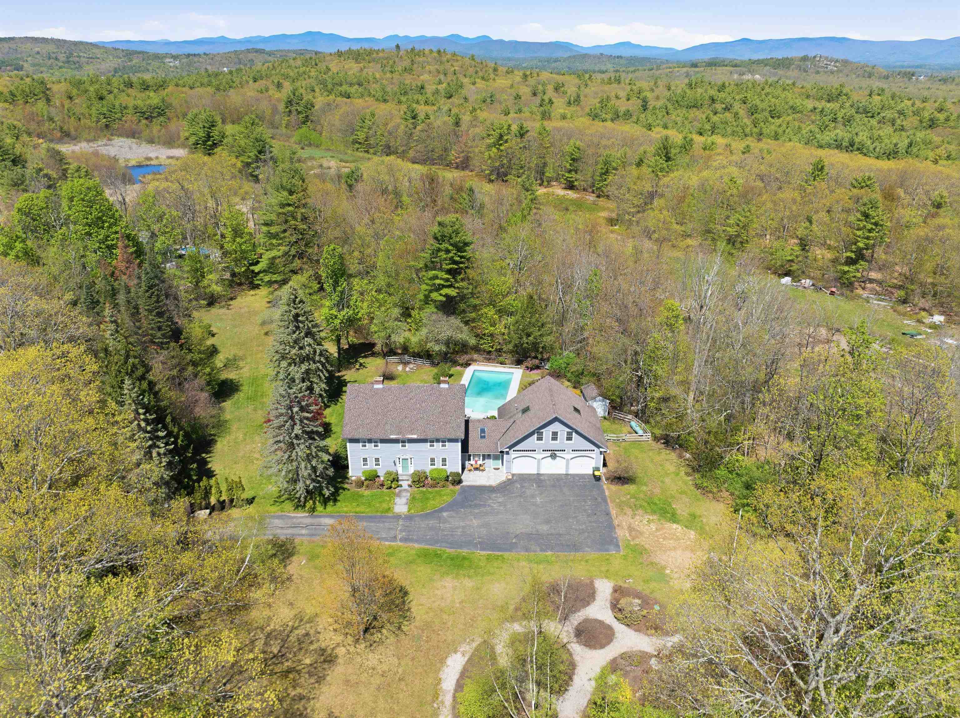 2671 Parade Road Laconia, NH 03246 - Photo 1 of 52